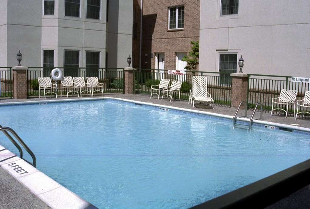 Homewood By Hilton Kansas Airport Hotel